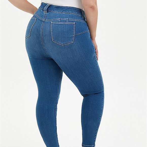 Torrid Bombshell Skinny Premium Jeans size 16R - Picture 2 of 8